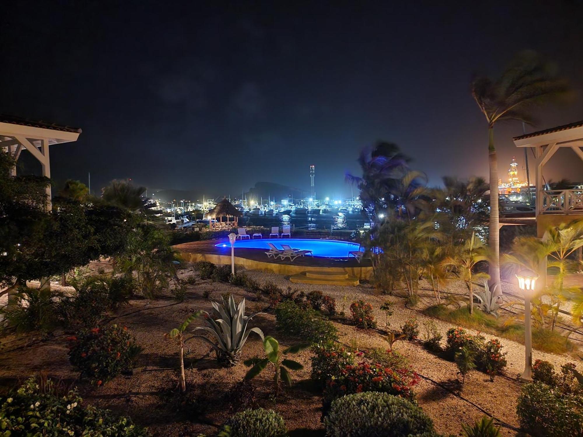 Luxury Appt For 6: Mesmerizing Spanish Water View Jan Thiel Eksteriør bilde